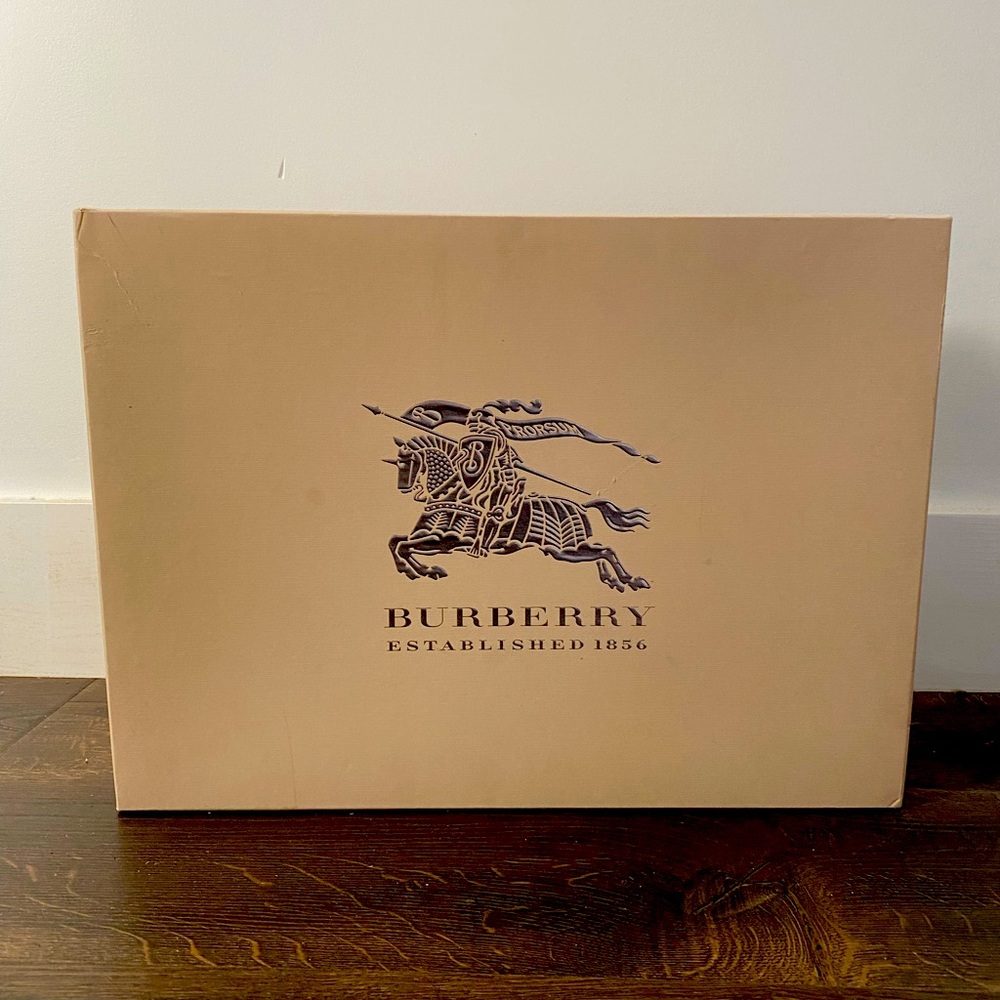 Burberry Box - authentic Burberry large empty box to use for storage